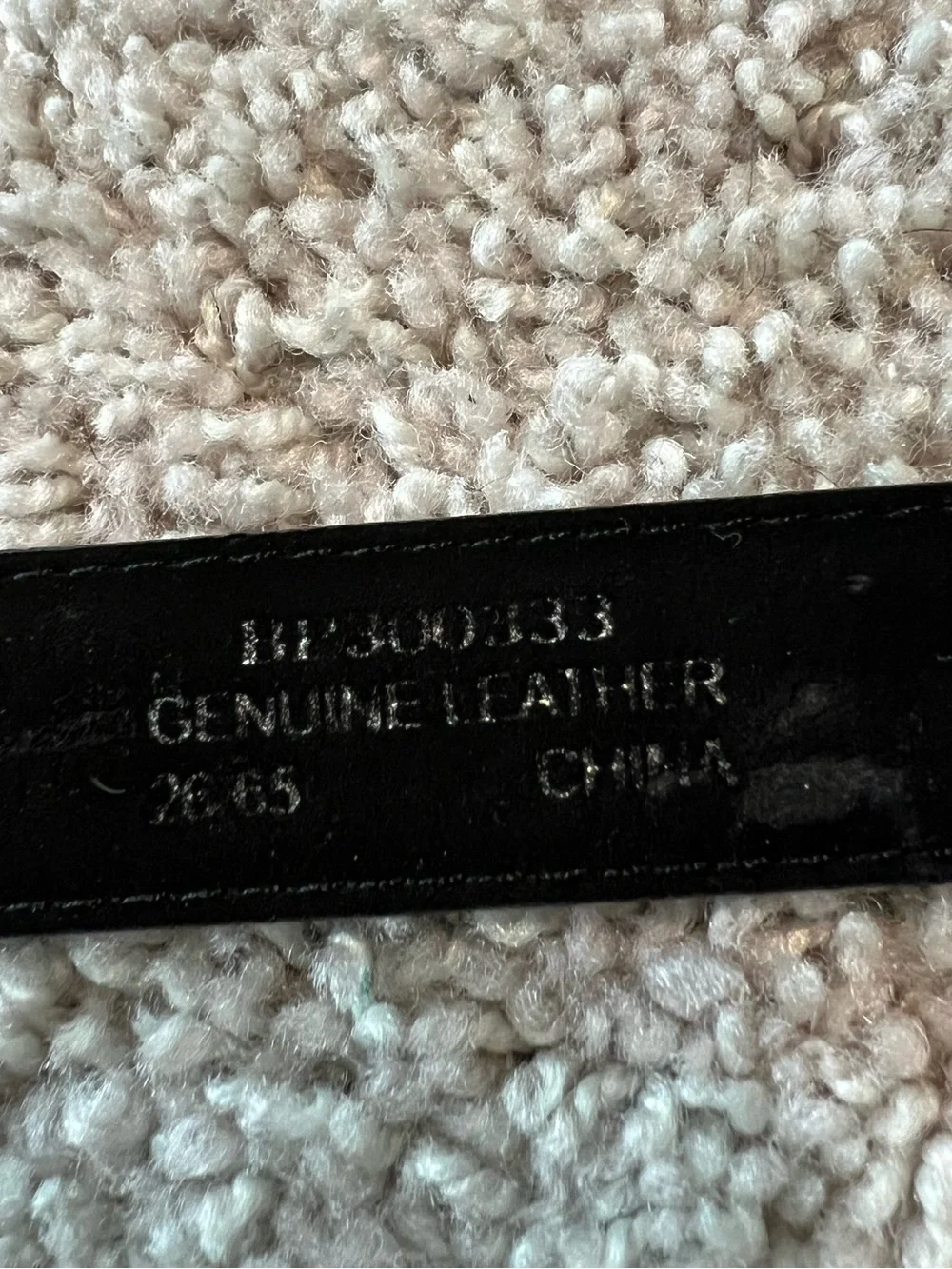 ⬛️Boy size 26, black genuine leather gold buckled belt, preowned⬛️